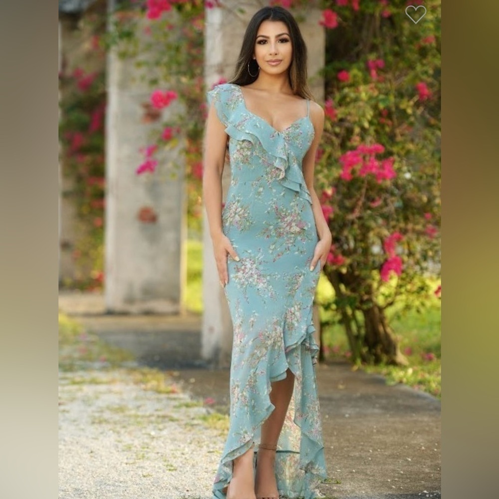 Velvi Linnea Floral Maxi Dress